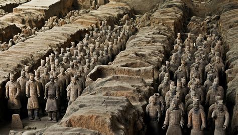  Mausoléu de Qin Shi Huang: Desvendando os Segredos do Primeiro Imperador da China!