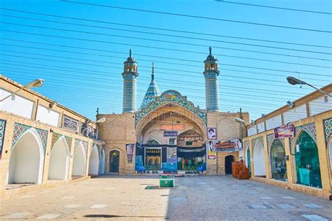 Shahzadeh Mahmoud Mausoleum: Uma Joia arquitetônica Esquecida em Yazd!