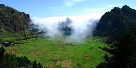  A Santuário de Qingyunpu: Uma Jóia Escondida Entre as Nuvens e Histórias Ancestrais!