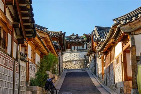  O Bukchon Hanok Village: Uma Aldeia Tradicional Encantadora no Coração de Seul!